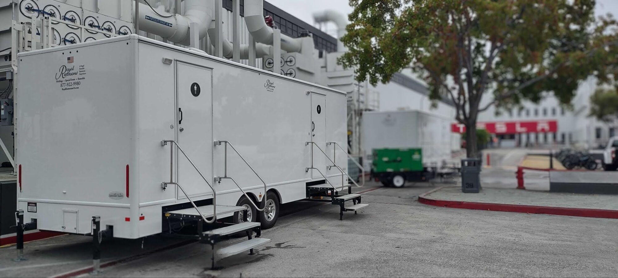 Executive Ten Stall Restroom Trailer