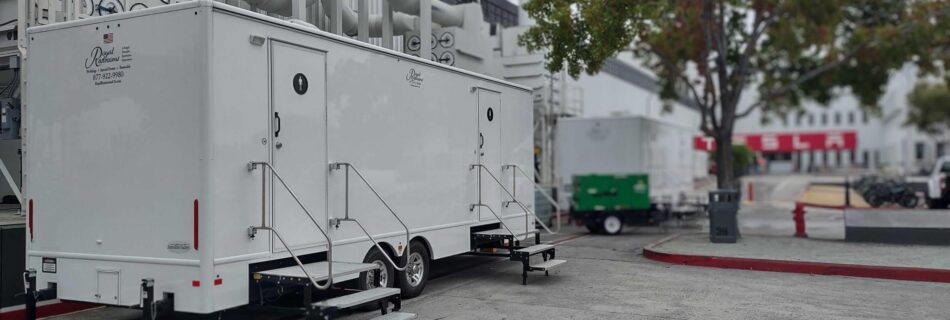 Executive Ten Stall Restroom Trailer