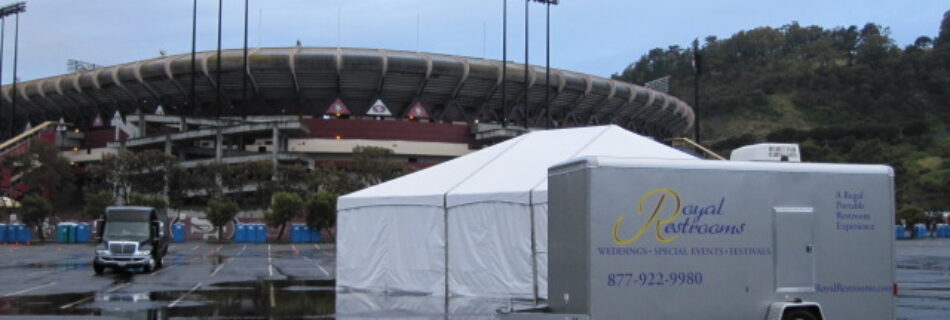 3 Stall Platinum restroom trailer