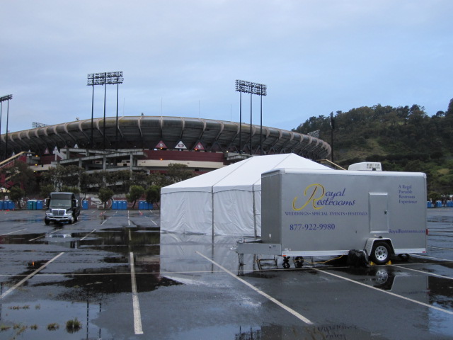 3 Stall Platinum restroom trailer