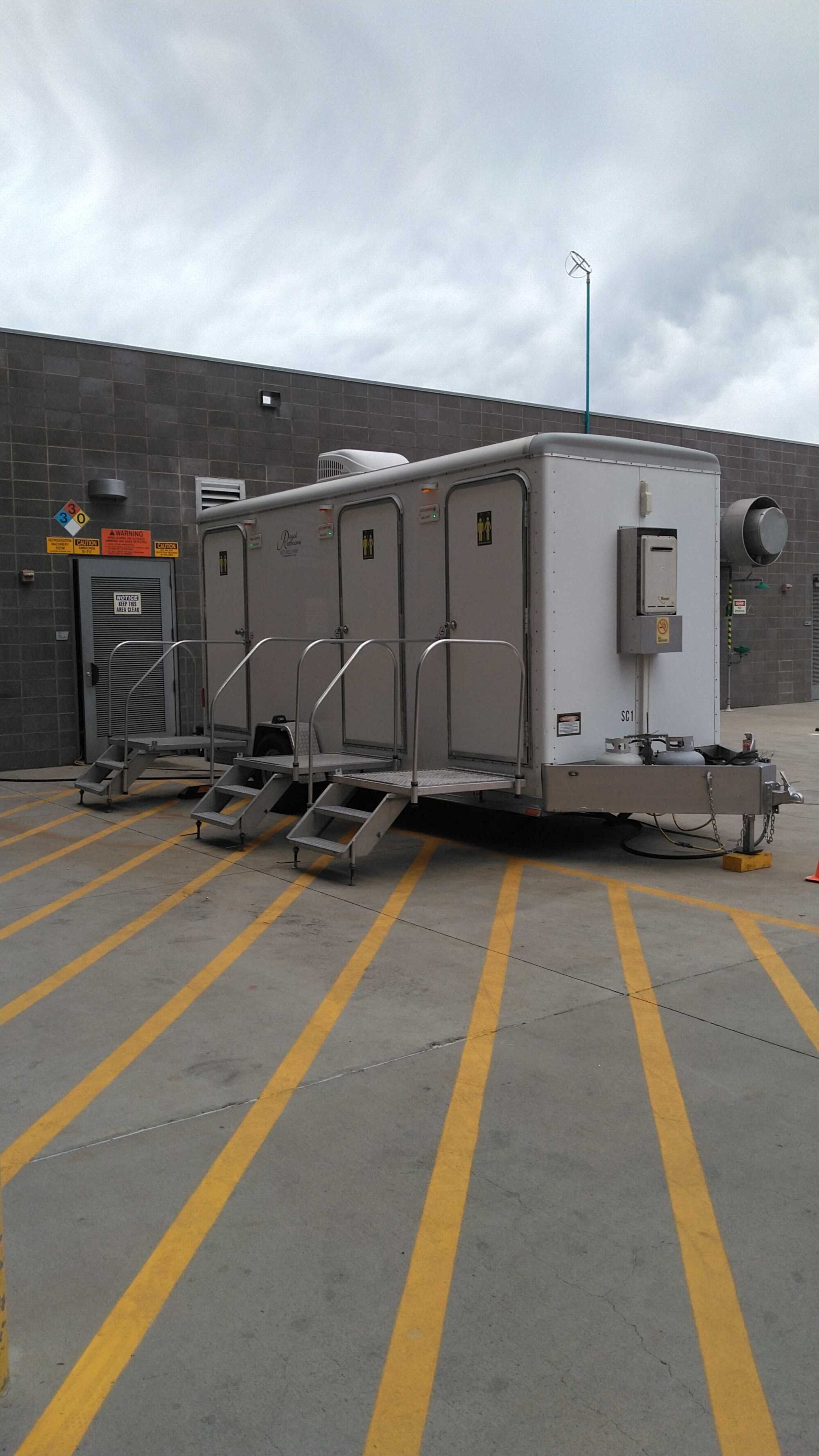 3 Stall shower trailer