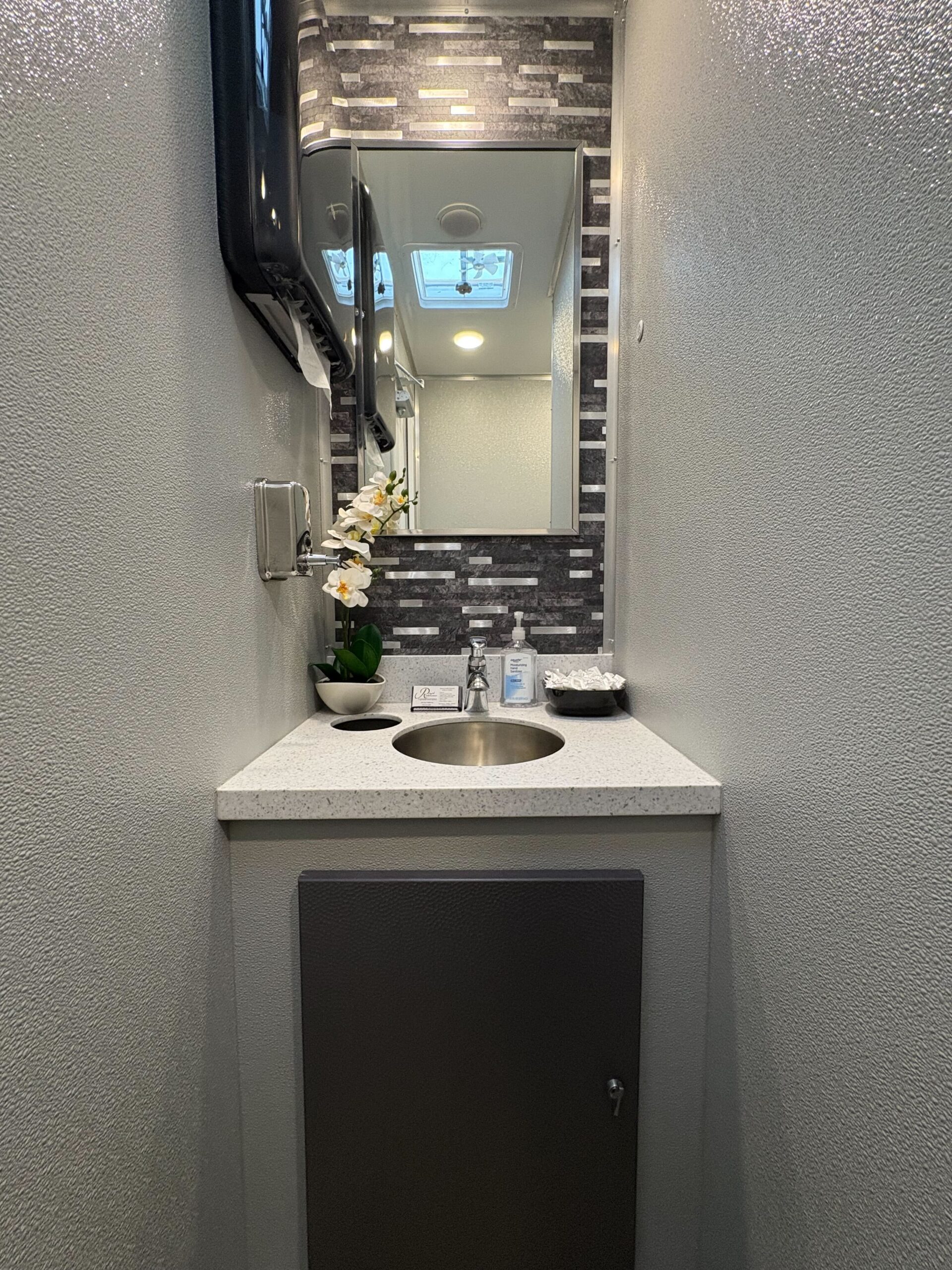 Royal Restrooms gallery image 14