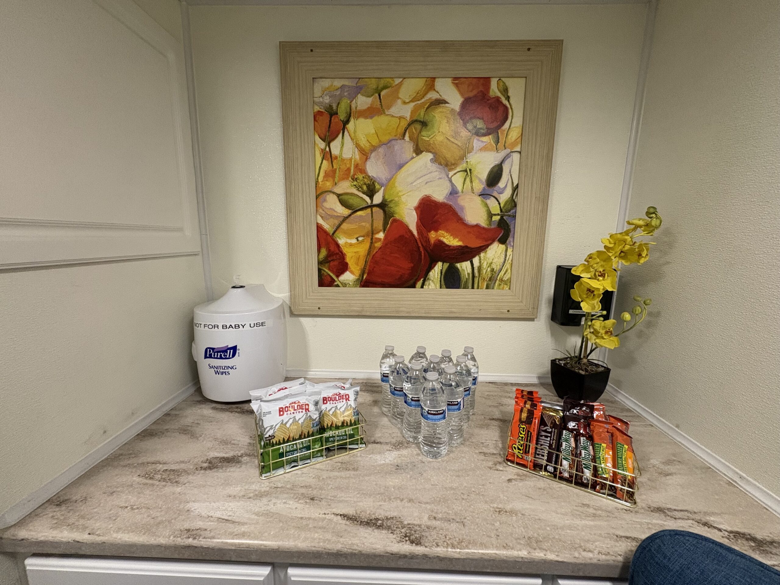 Mother’s Room / Retreat trailer exterior angle