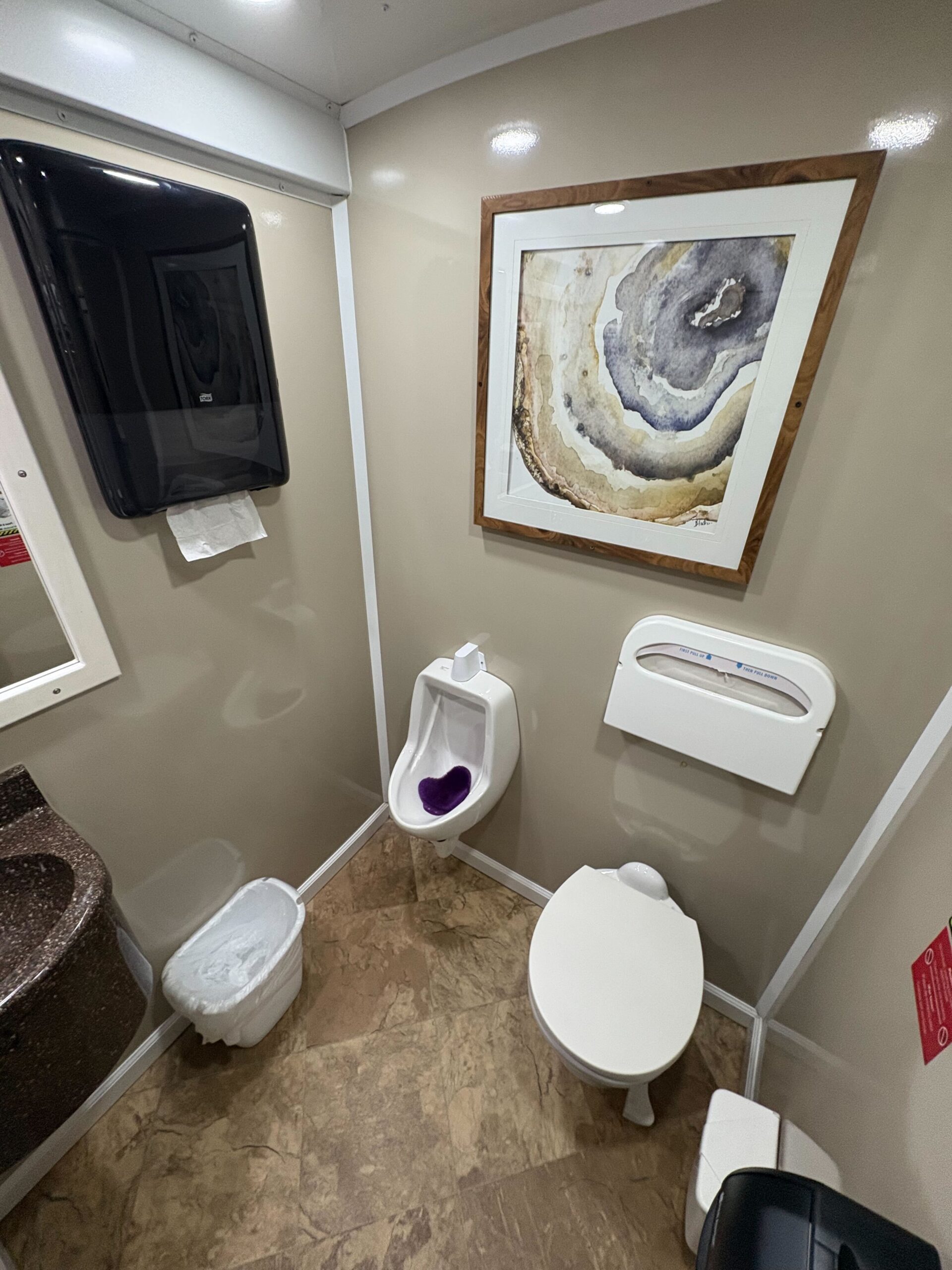 Single Stall trailer exterior alternate angle