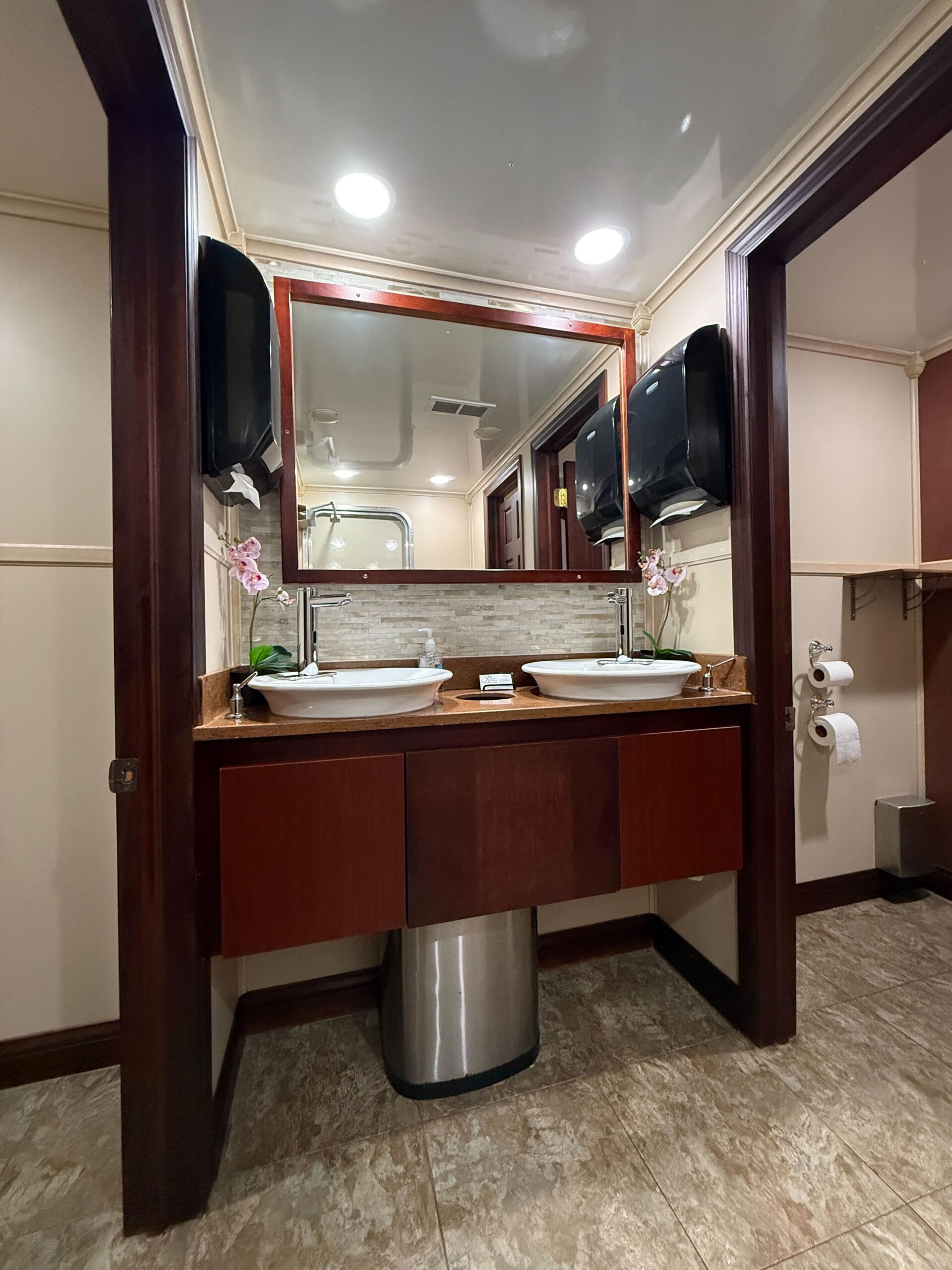 Signature Ten Stall restroom trailer exterior detail