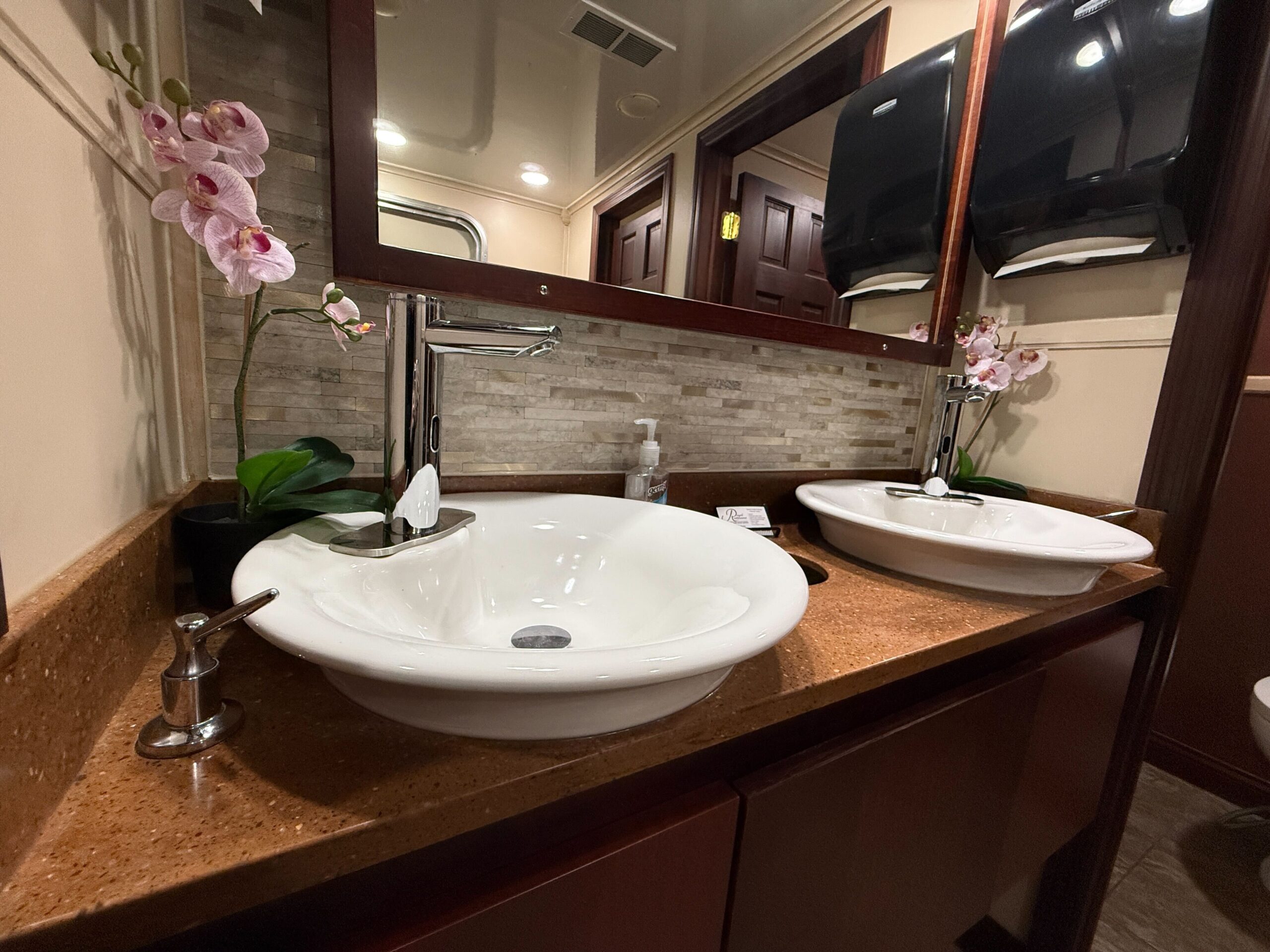 Signature Ten Stall restroom trailer at upscale event