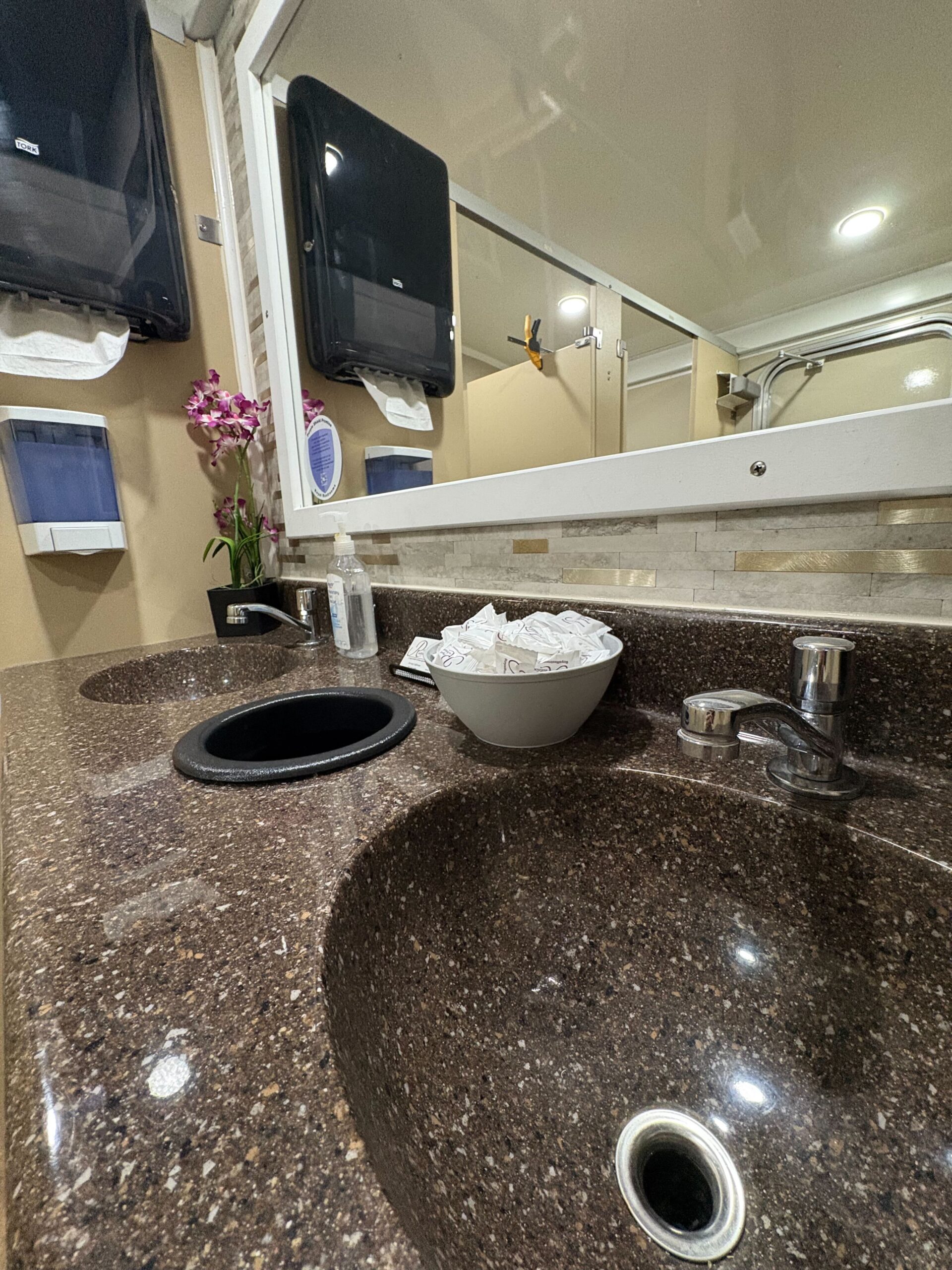 Signature Ten Stall interior semi-private layout