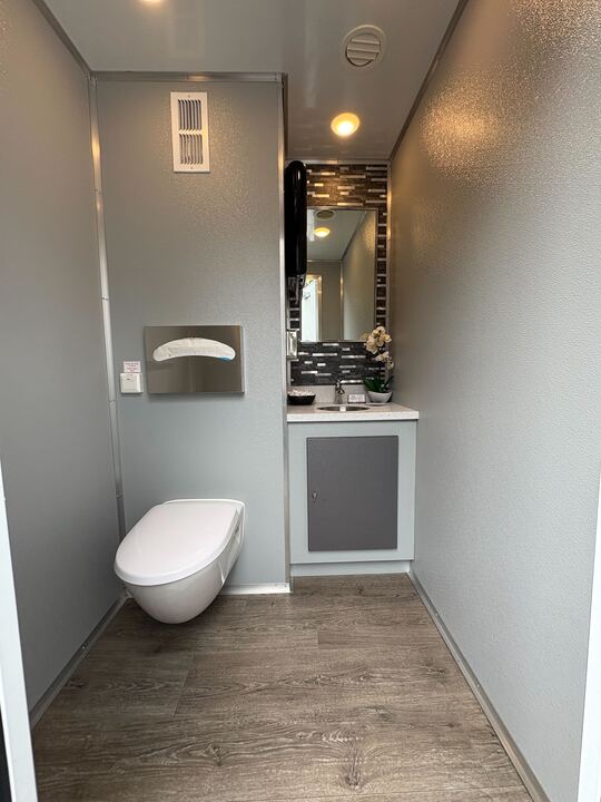 Royal Restrooms gallery image 2