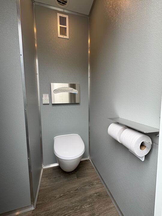 Royal Restrooms gallery image 15