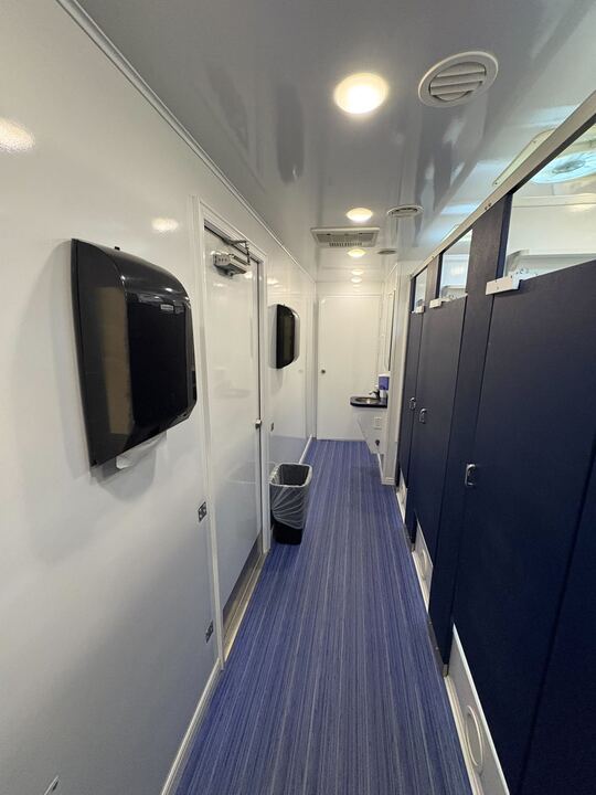 Eight Stall Shower Unit gallery image 3