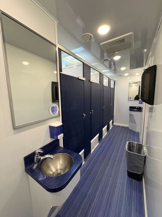 Eight Stall Shower Unit gallery image 6