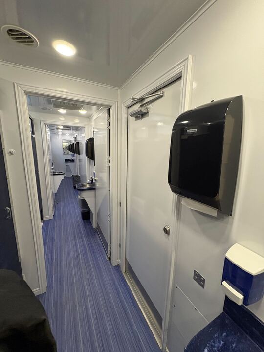 Eight Stall Shower Unit gallery image 7