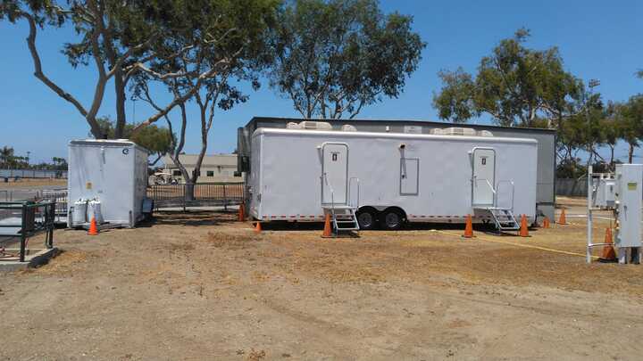 Eight Stall Shower Unit gallery image 13