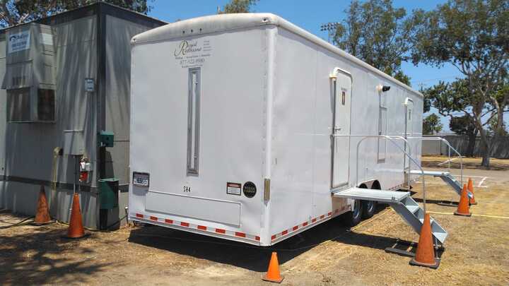 Eight Stall Shower Unit gallery image 11