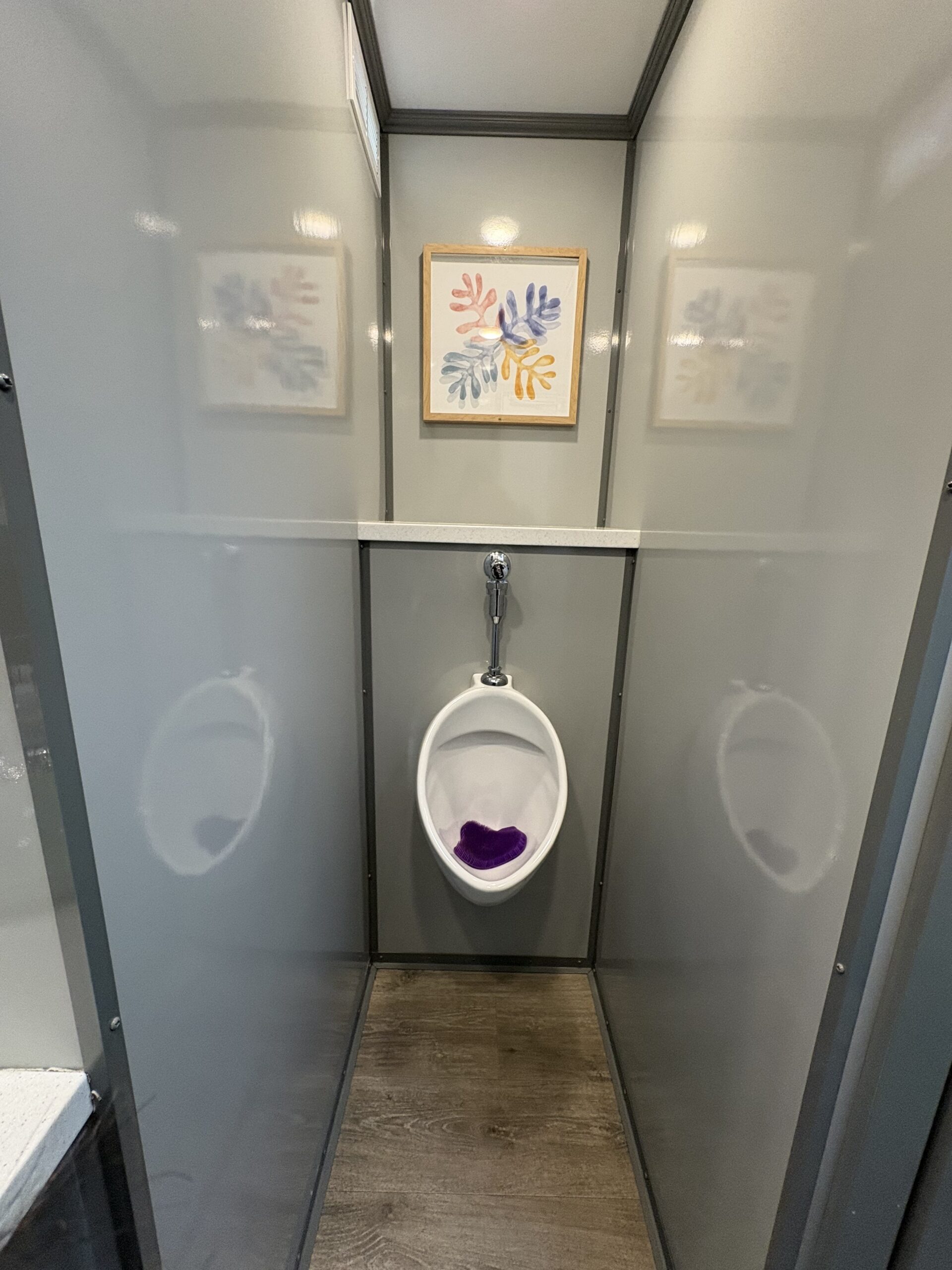 Four Stall restroom trailer gallery image 25