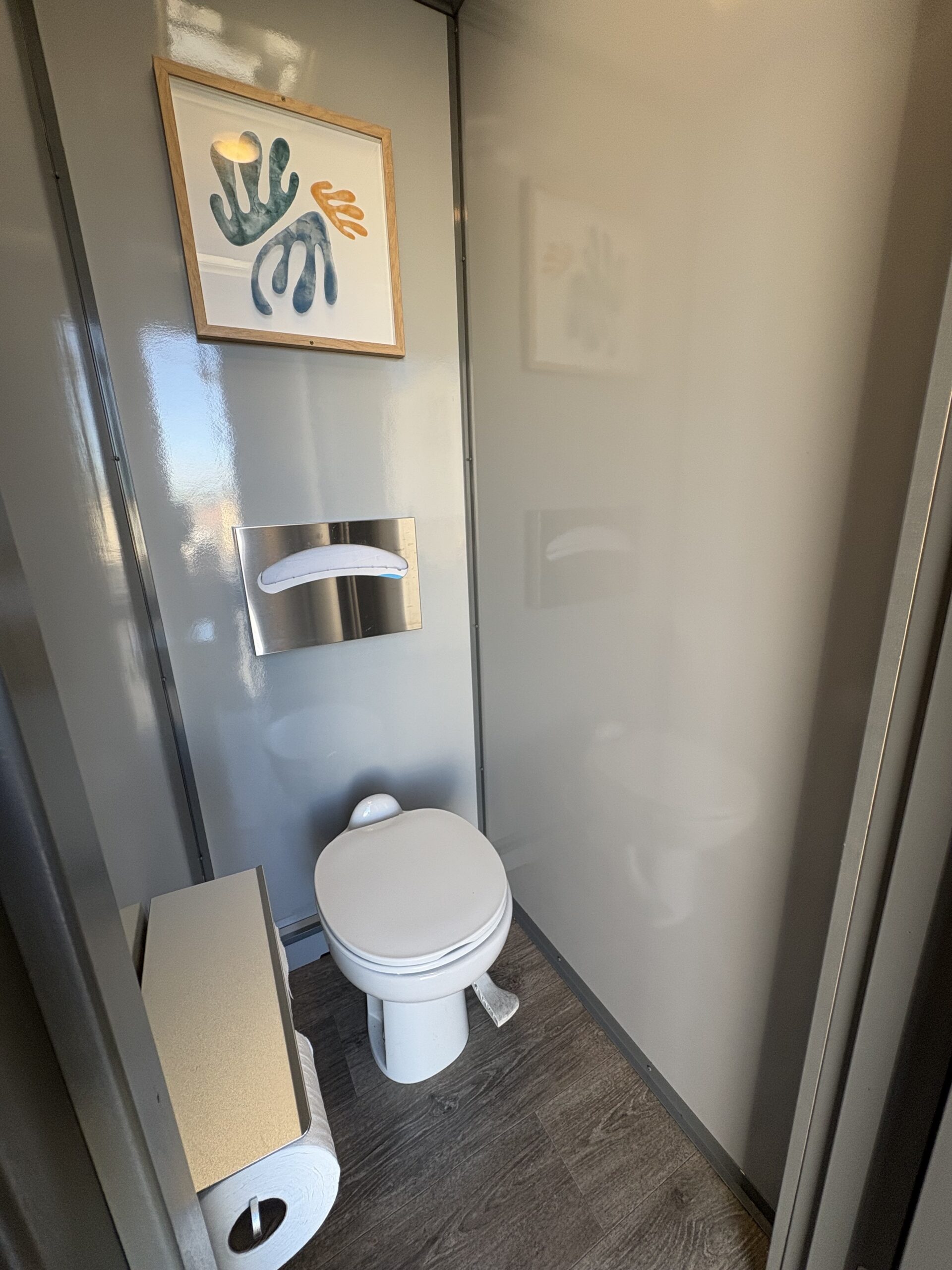 Four Stall restroom trailer gallery image 44