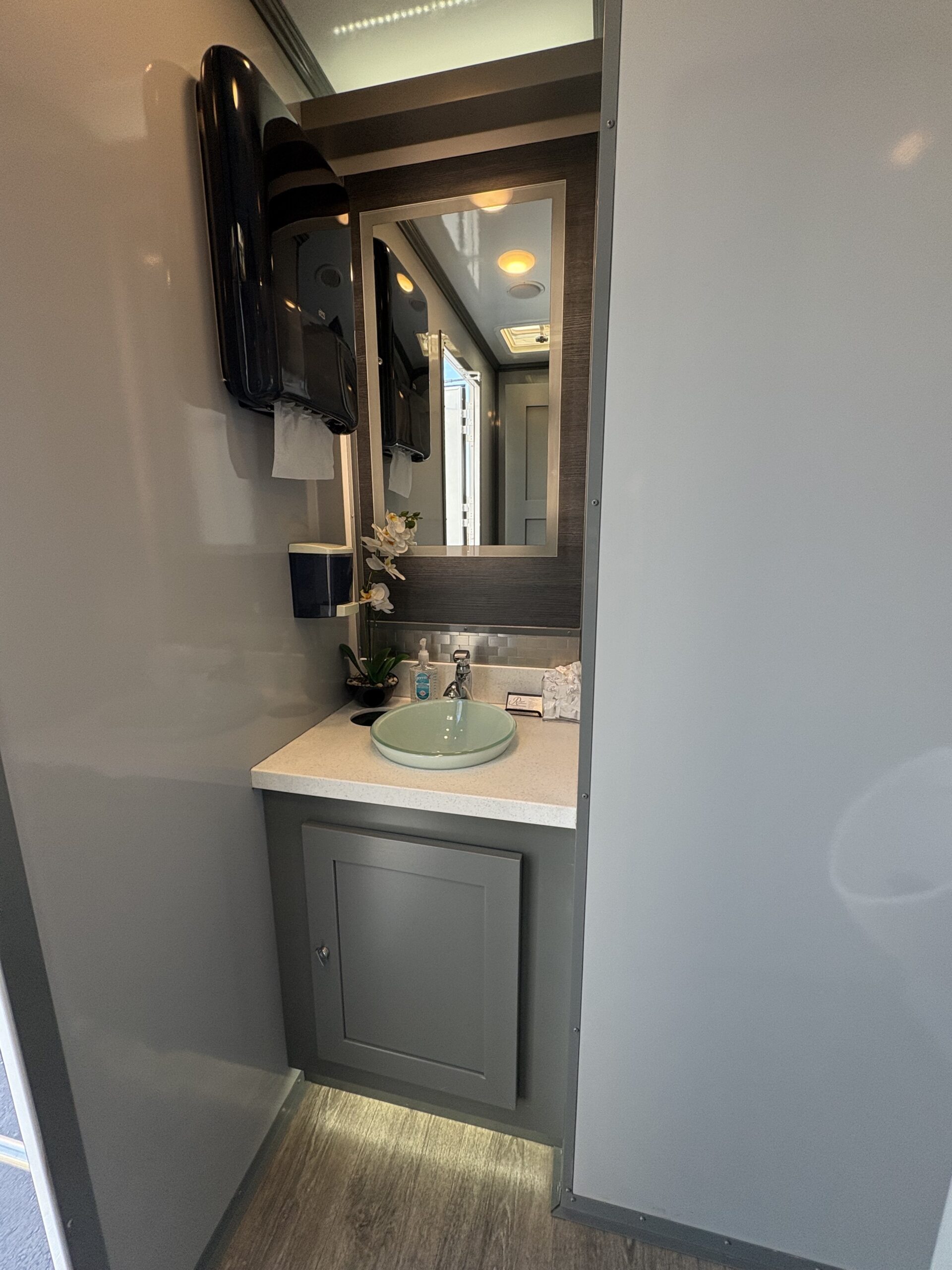 Four Stall restroom trailer gallery image 26