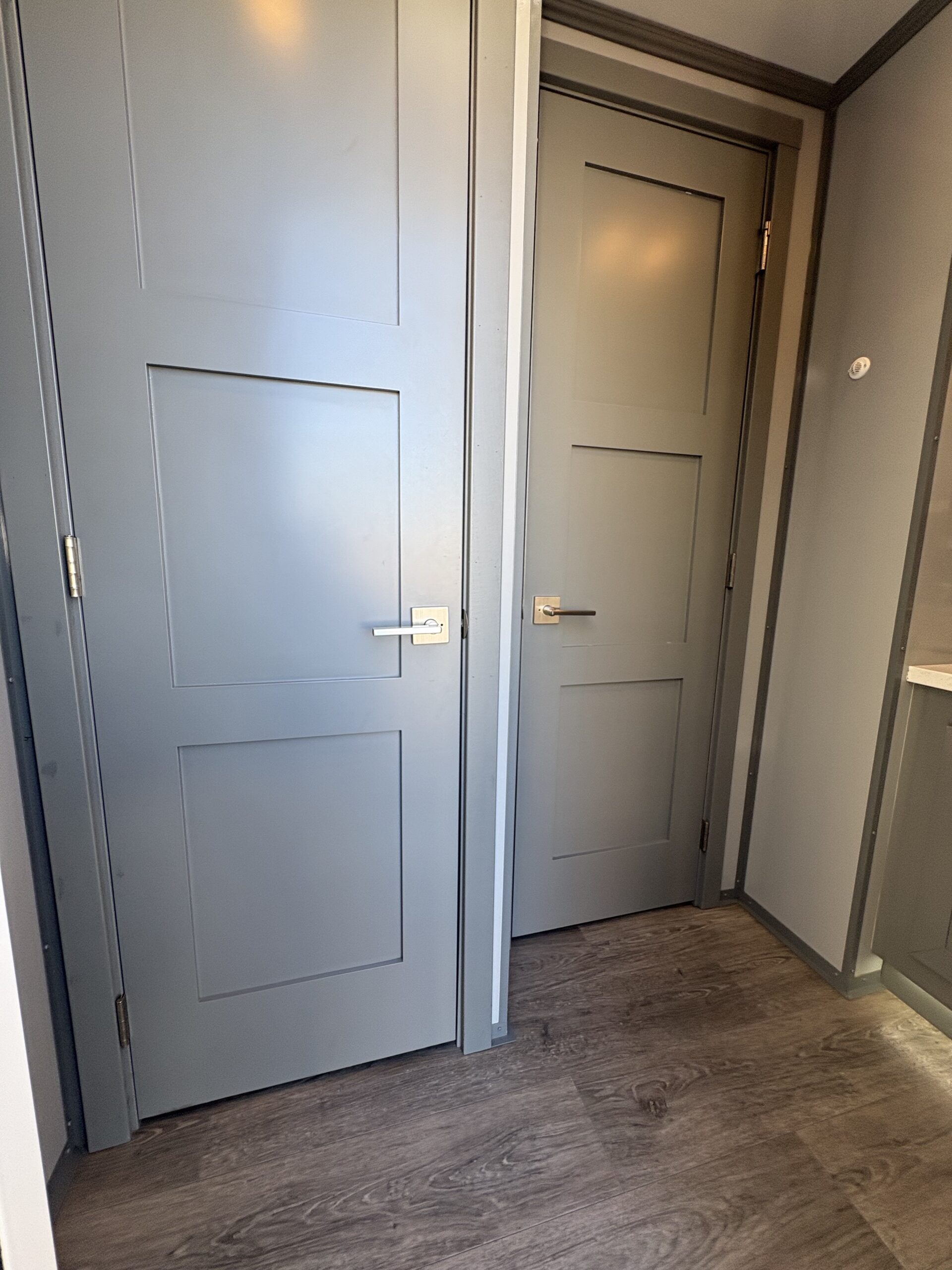 Four Stall restroom trailer gallery image 12