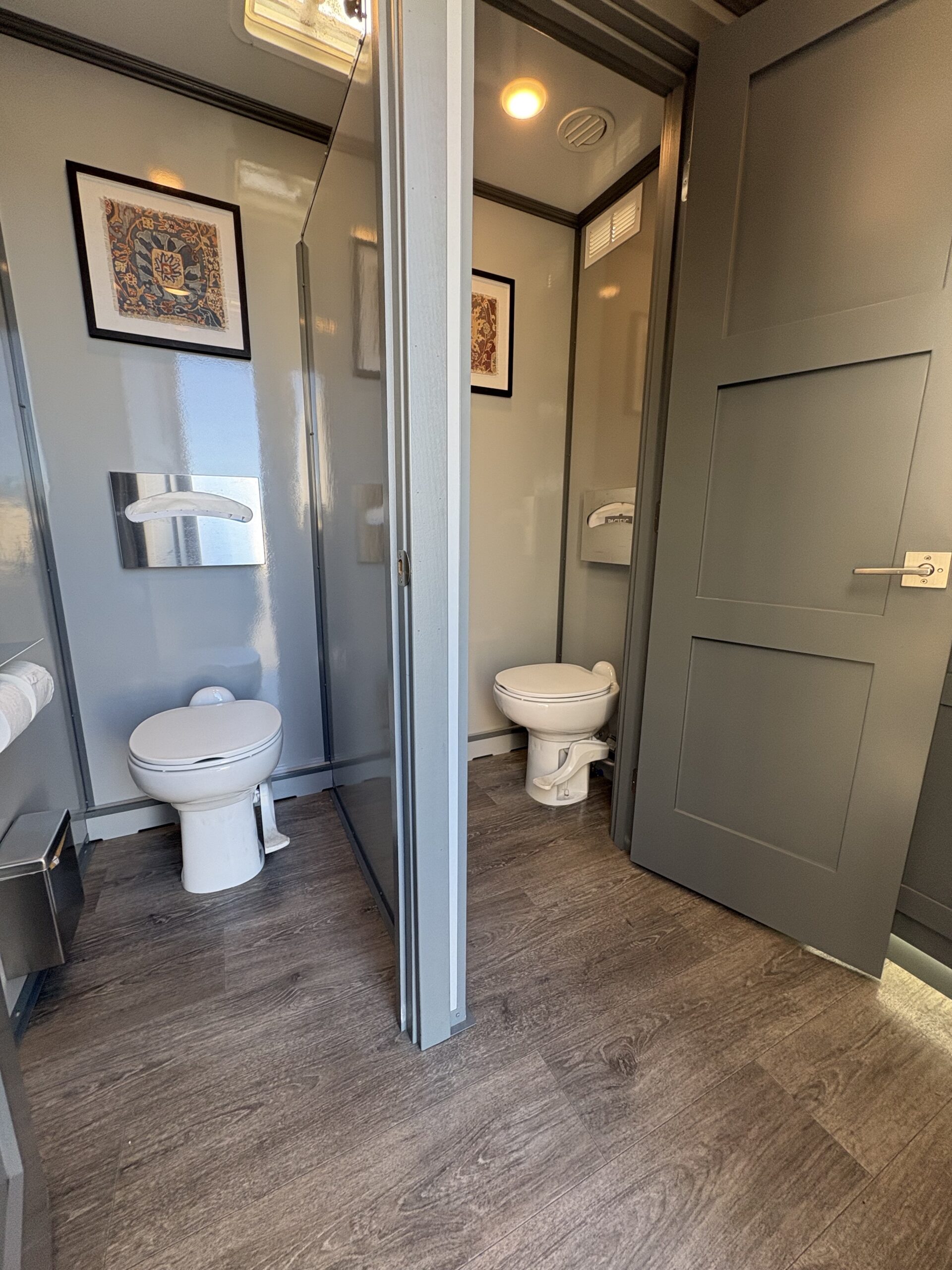 Four Stall restroom trailer gallery image 5