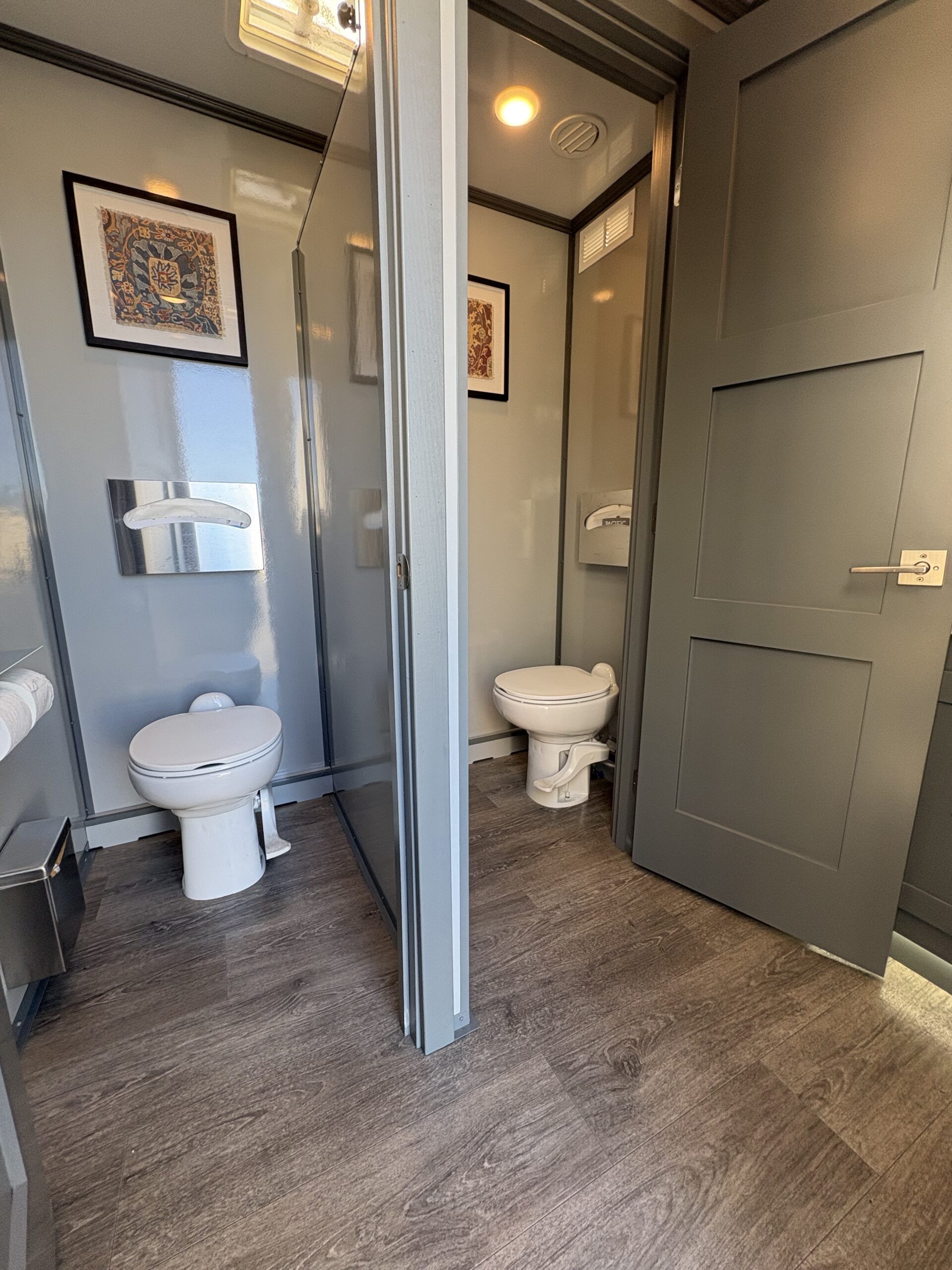 Four Stall restroom trailer gallery image 4