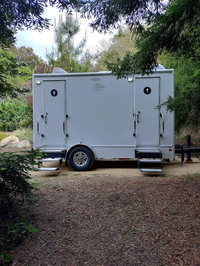 Four Stall restroom trailer gallery image 38
