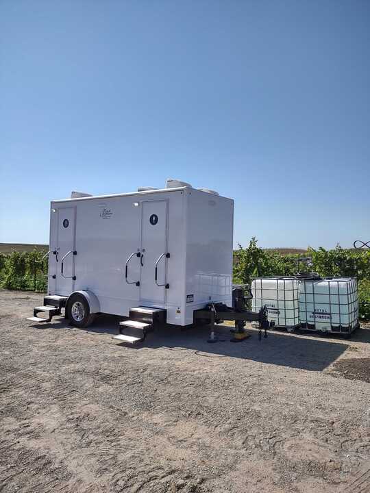 Four Stall restroom trailer gallery image 35