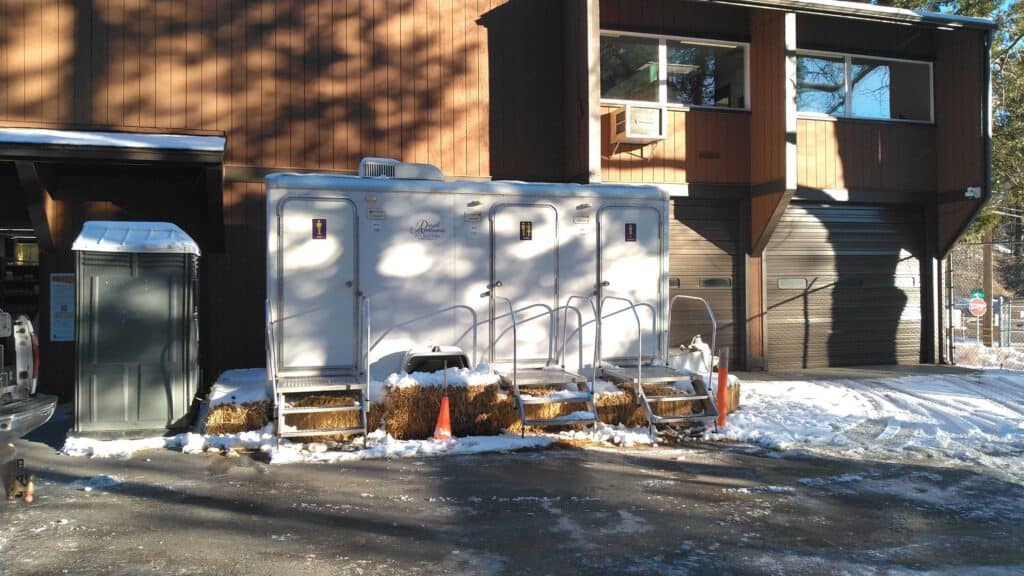 Winter by the Coast: Heated Restroom Trailers for California’s Chilly Evenings